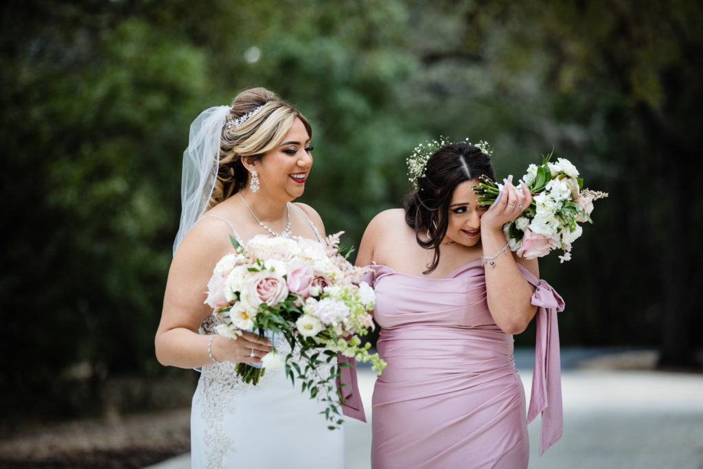 Wedding at The Chandelier of Gruene in Gruene TX.  Photography by Shannon Cain Photography