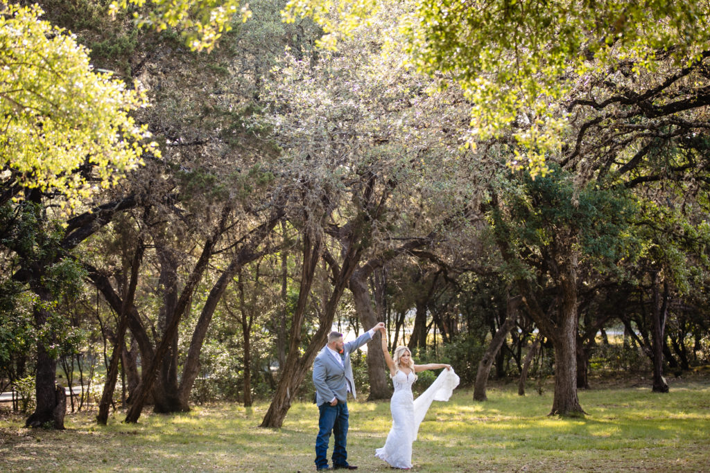Spring wedding at The Chandelier of Gruene in New Braunfels, TX.  Photography by Shannon Cain Photography