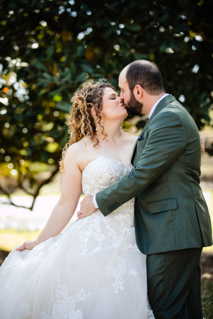 Spring Wedding at Messina Inn in Wimberley, TX. Shannon Cain Photography